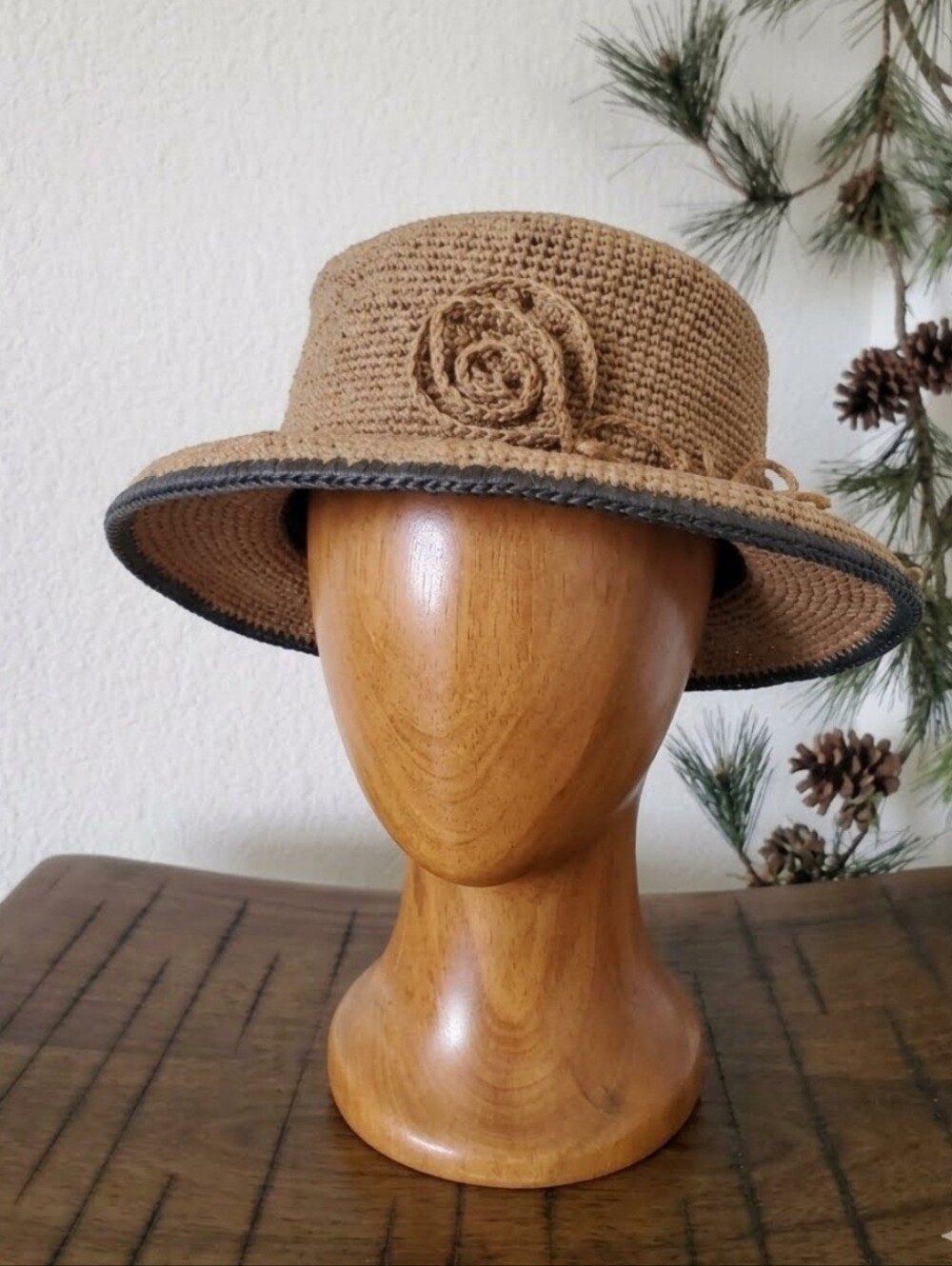 Jaden Rael Madagascar 100% Raffia Artisan Hand Crocheted Sun Hat Vacation Floral